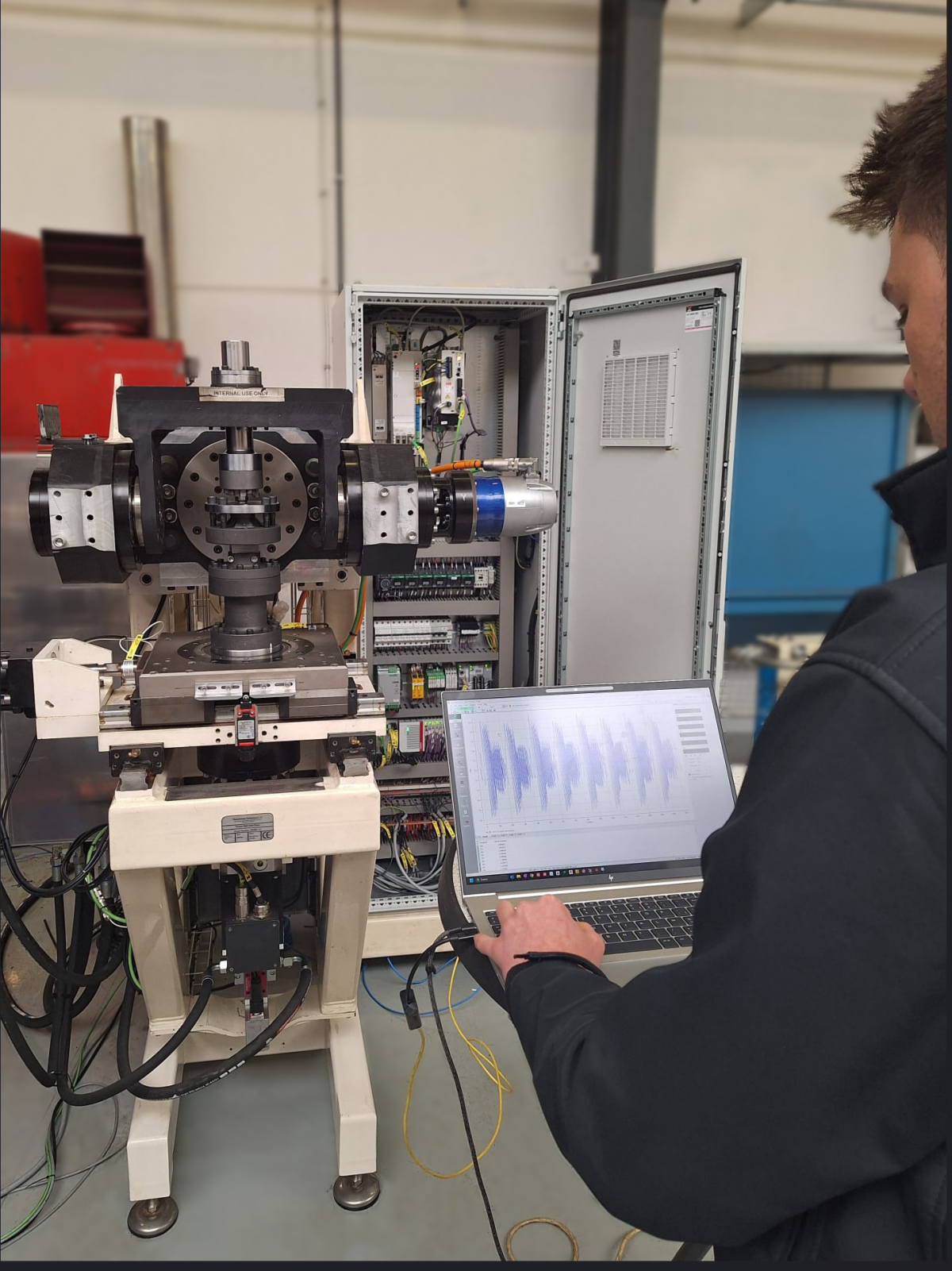 Motion control: 4-assige ball joint tester